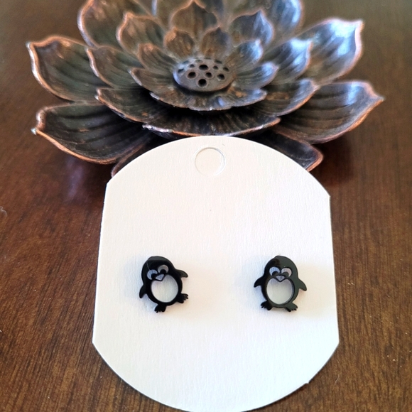 Other - 2/20$ 🐧 Black Penguin Stud Earrings ✨️